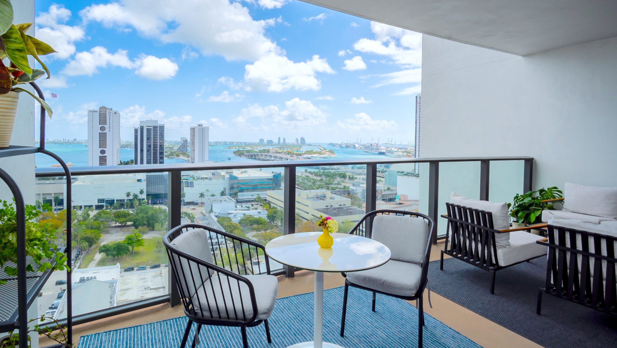 luxury home and apartment rentals