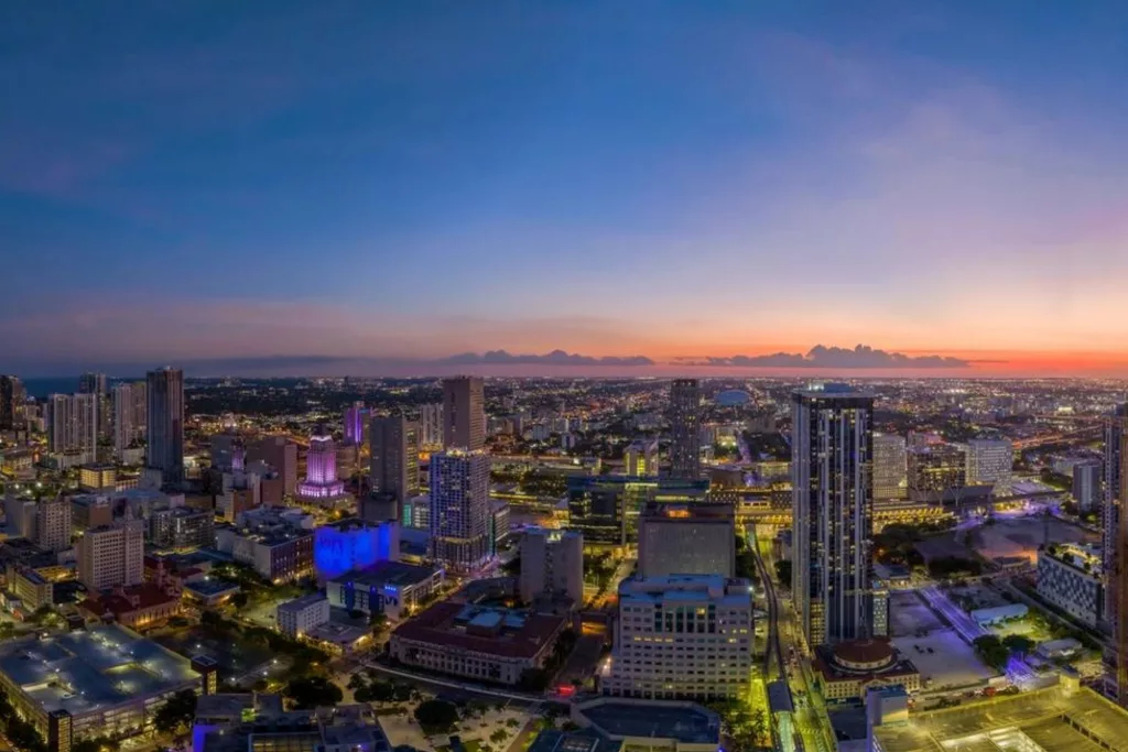 xr:d:DAF1Adlq11A:12,j:4219157079865789093,t:23112318